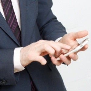 Cresce l'uso delle applicazioni e del mobile in Italia
